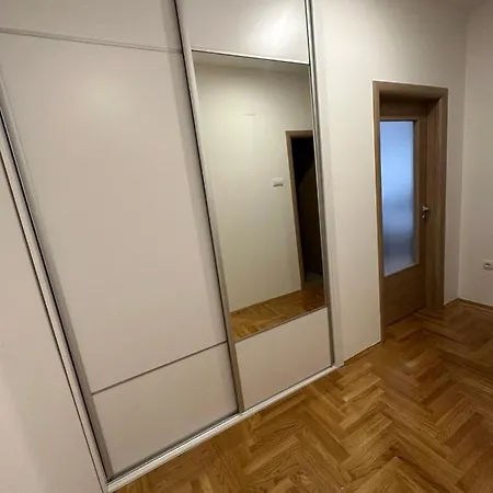 شقة Maki Centar